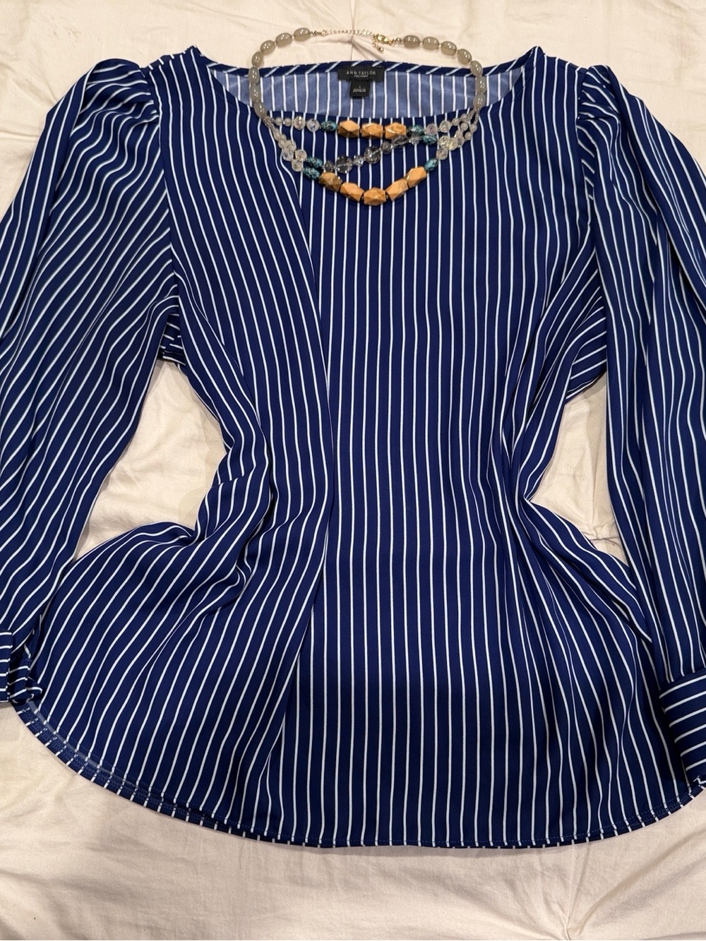Ann Taylor Striped Blouse in Blue & White Size Medium Like New